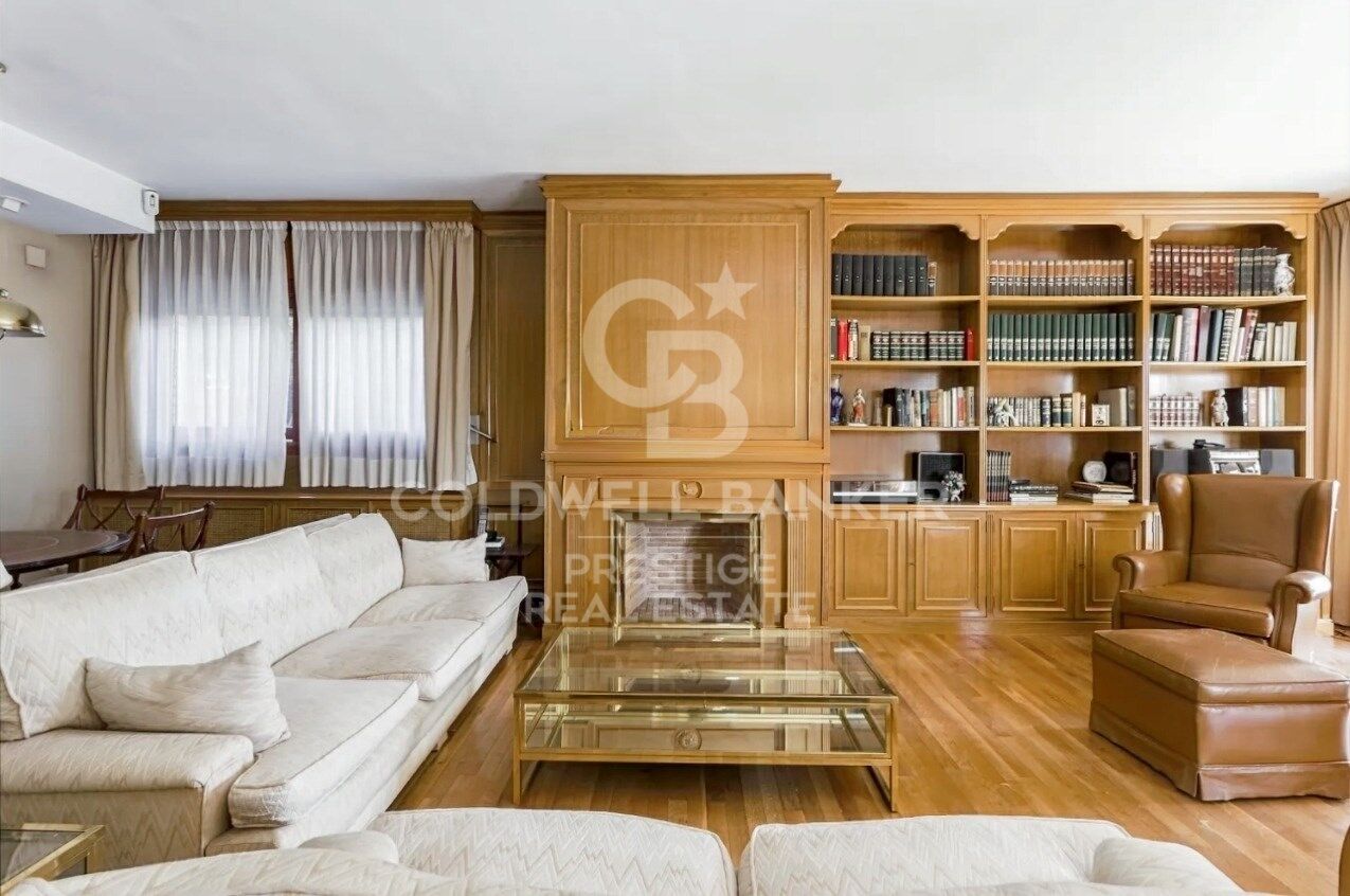 Detached house for sale / rent