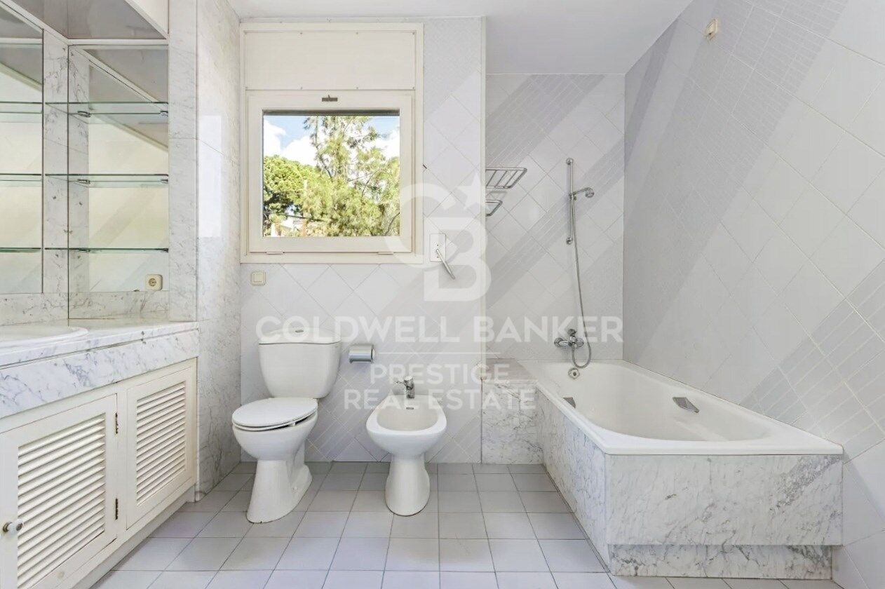 Detached house for sale / rent