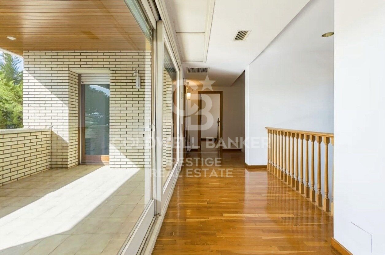 Detached house for sale / rent