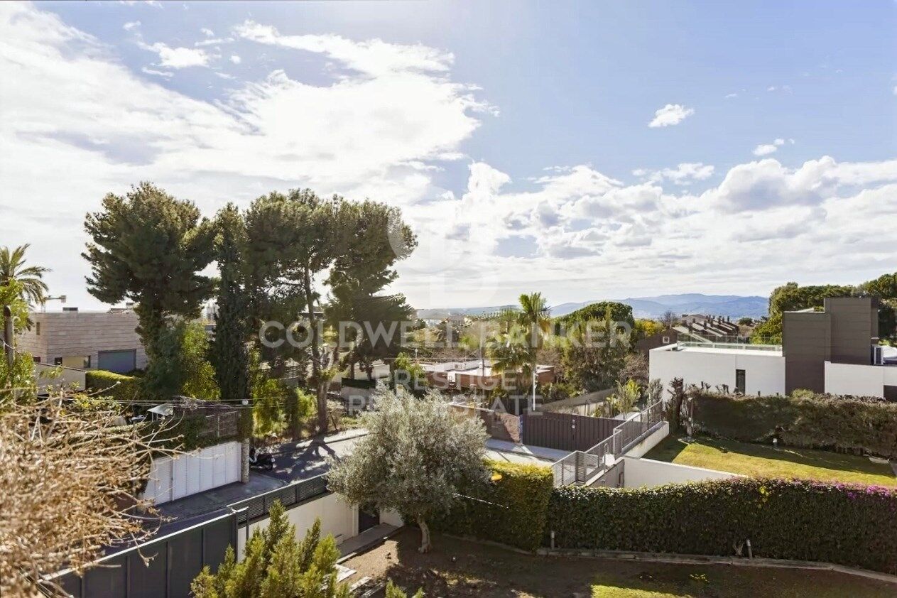 Detached house for sale / rent