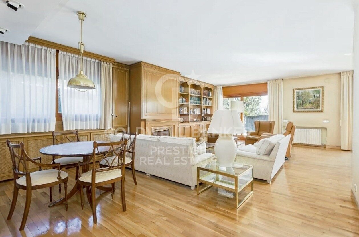 Detached house for sale / rent