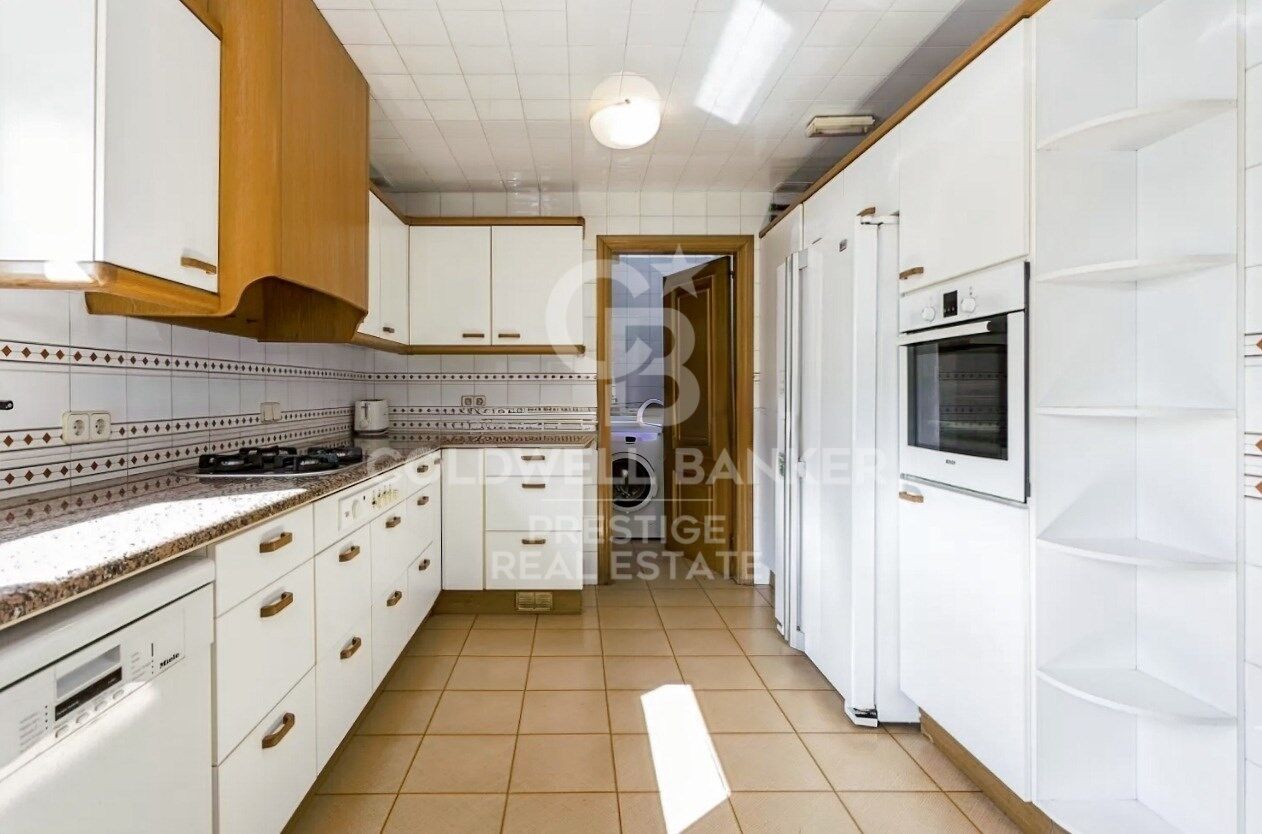 Detached house for sale / rent