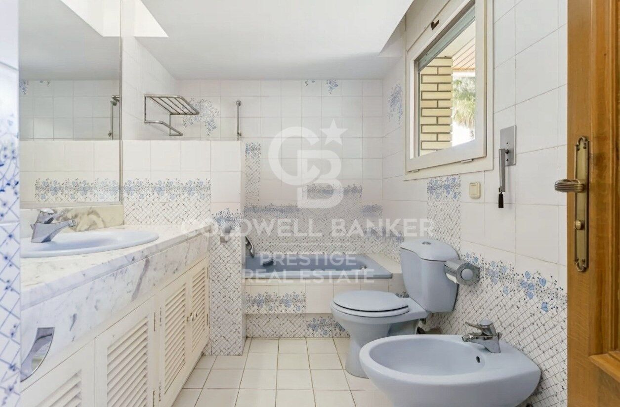 Detached house for sale / rent