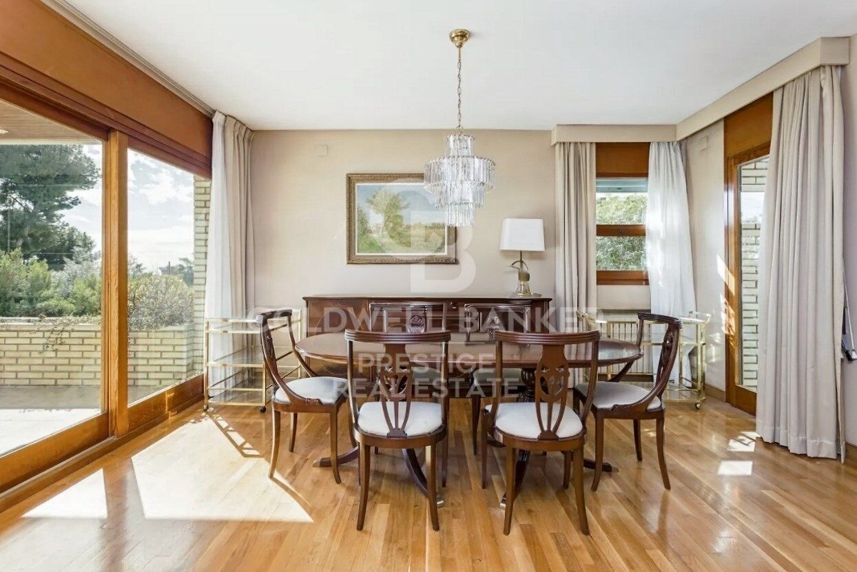 Detached house for sale / rent