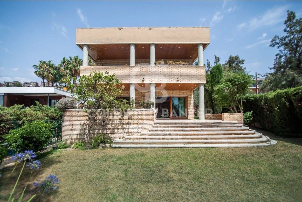 Casa independiente en venta / alquiler En Ciudad Diagonal Esplugues