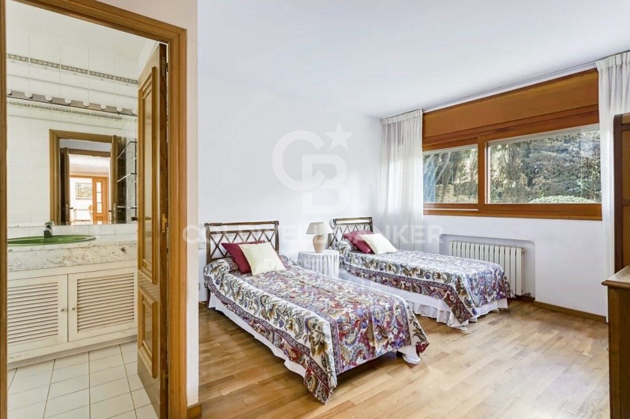 Detached house for sale / rent