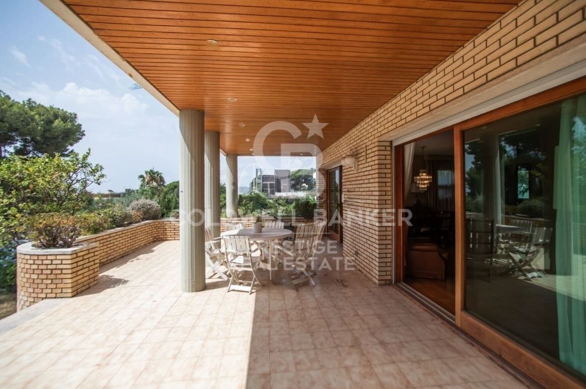 Casa independiente en venta / alquiler En Ciudad Diagonal Esplugues