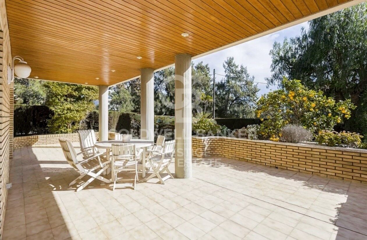 Casa independiente en venta / alquiler En Ciudad Diagonal Esplugues