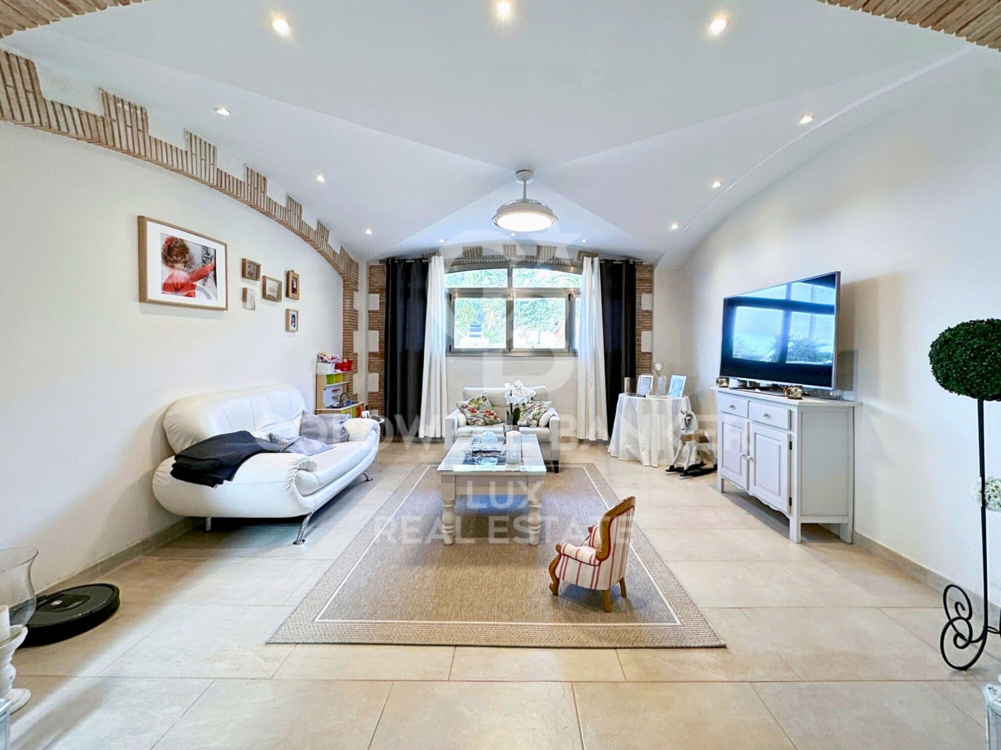 Luxury villa in Vilajuïga, 9 km from the beaches of the Costa Brava