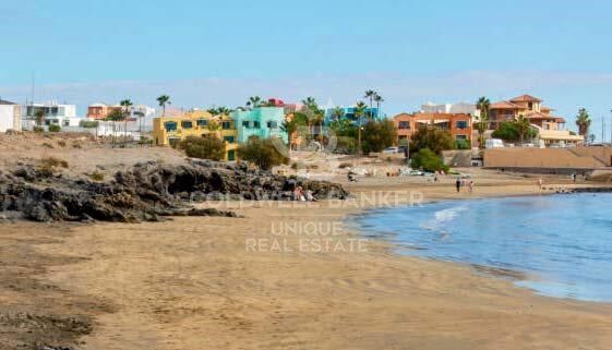 Chalet de obra nueva a 150m de la Playa. RESIDENCIAL MEDANO HOUSE