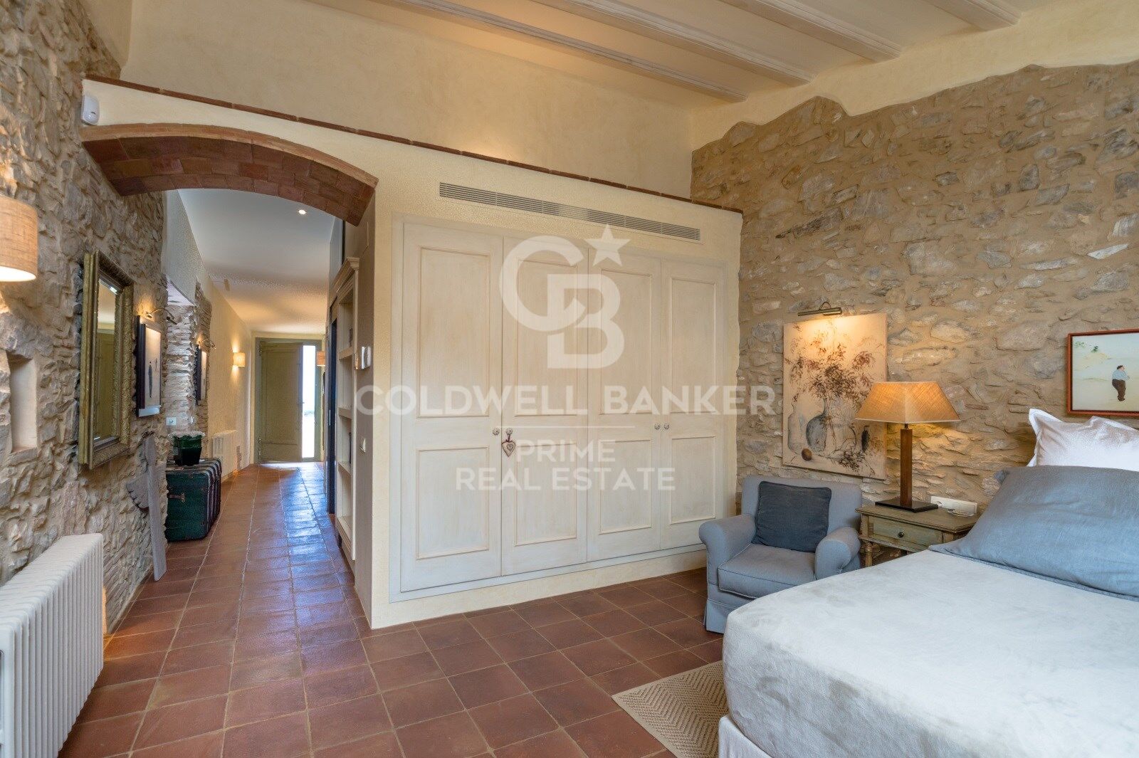 For Sale fully renovated Townhouse with panoramic views in the center of Begur, Costa Brava