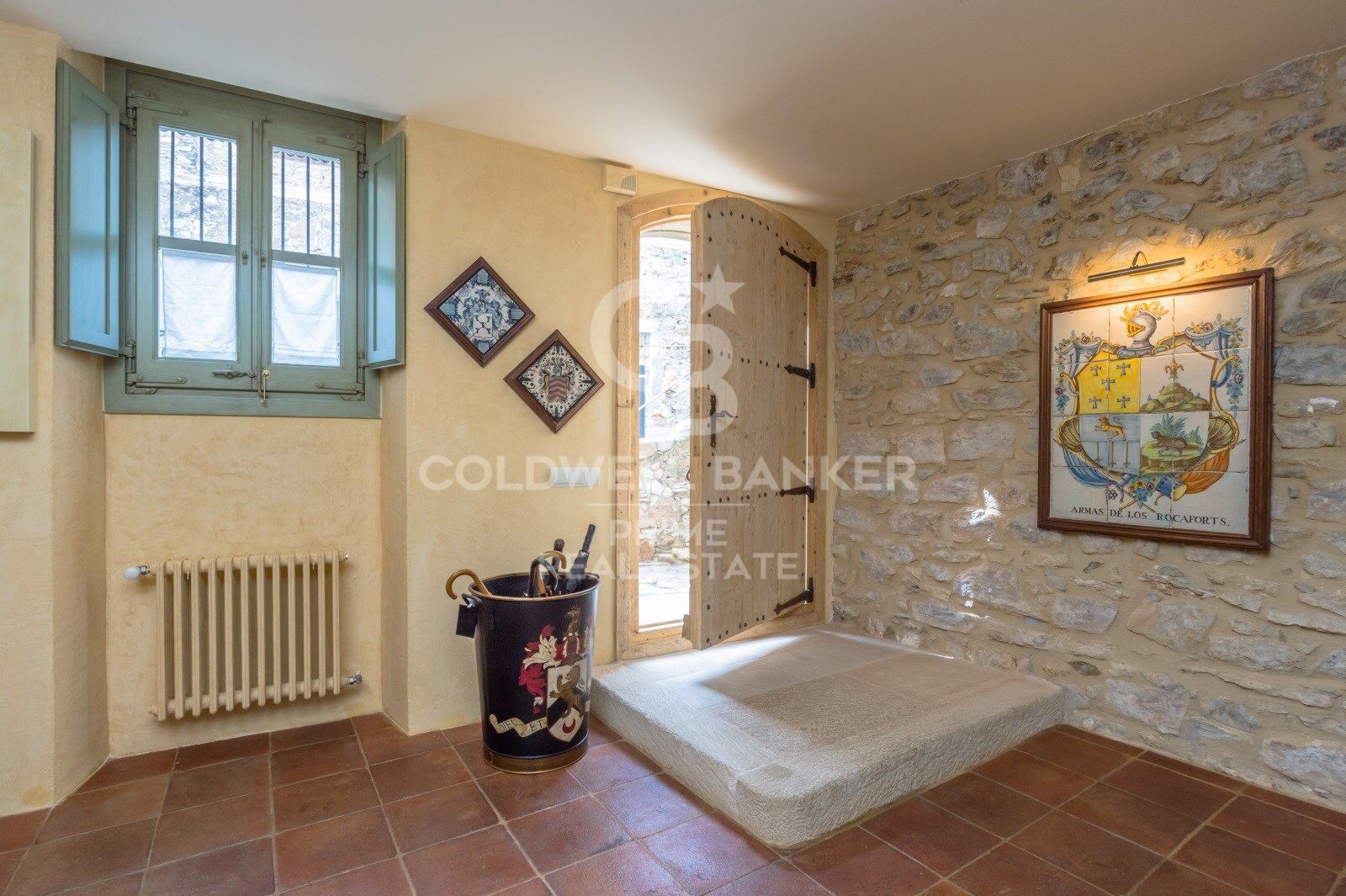For Sale fully renovated Townhouse with panoramic views in the center of Begur, Costa Brava
