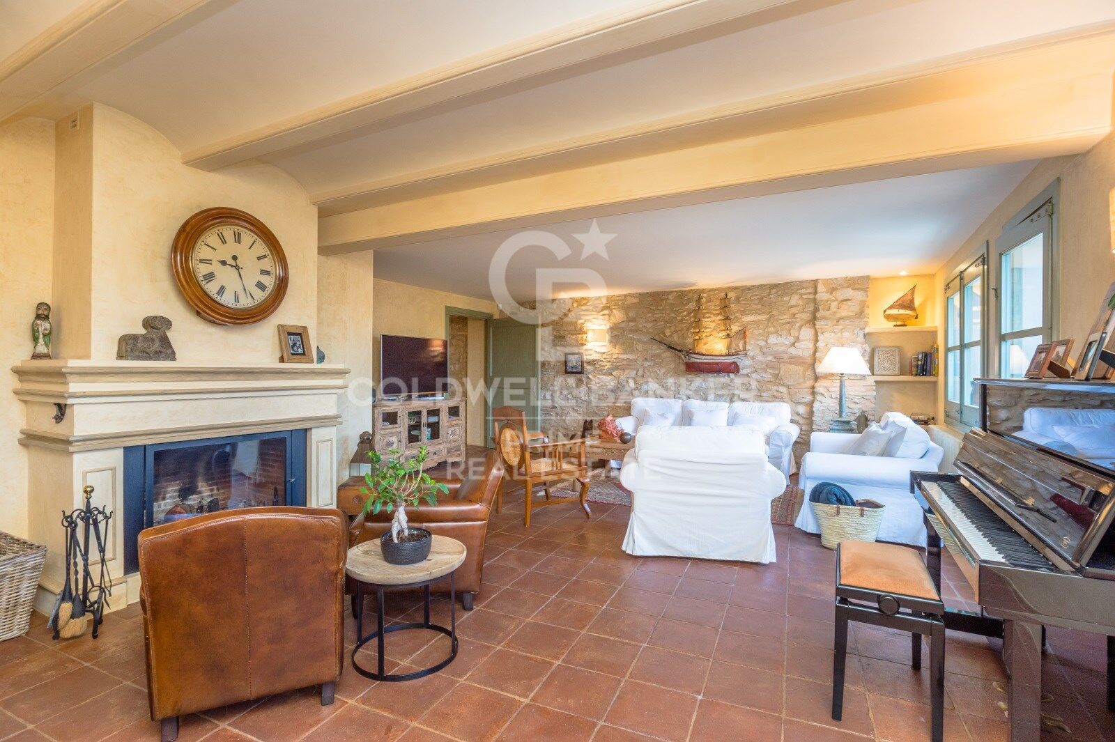 For Sale fully renovated Townhouse with panoramic views in the center of Begur, Costa Brava