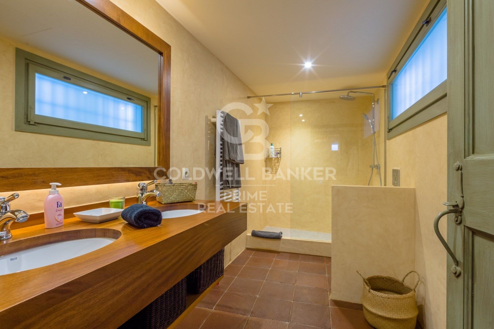 For Sale fully renovated Townhouse with panoramic views in the center of Begur, Costa Brava