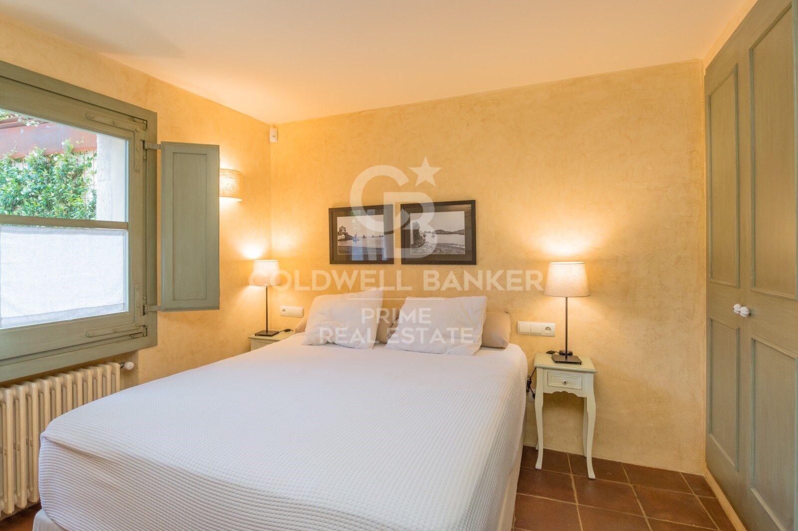 For Sale fully renovated Townhouse with panoramic views in the center of Begur, Costa Brava