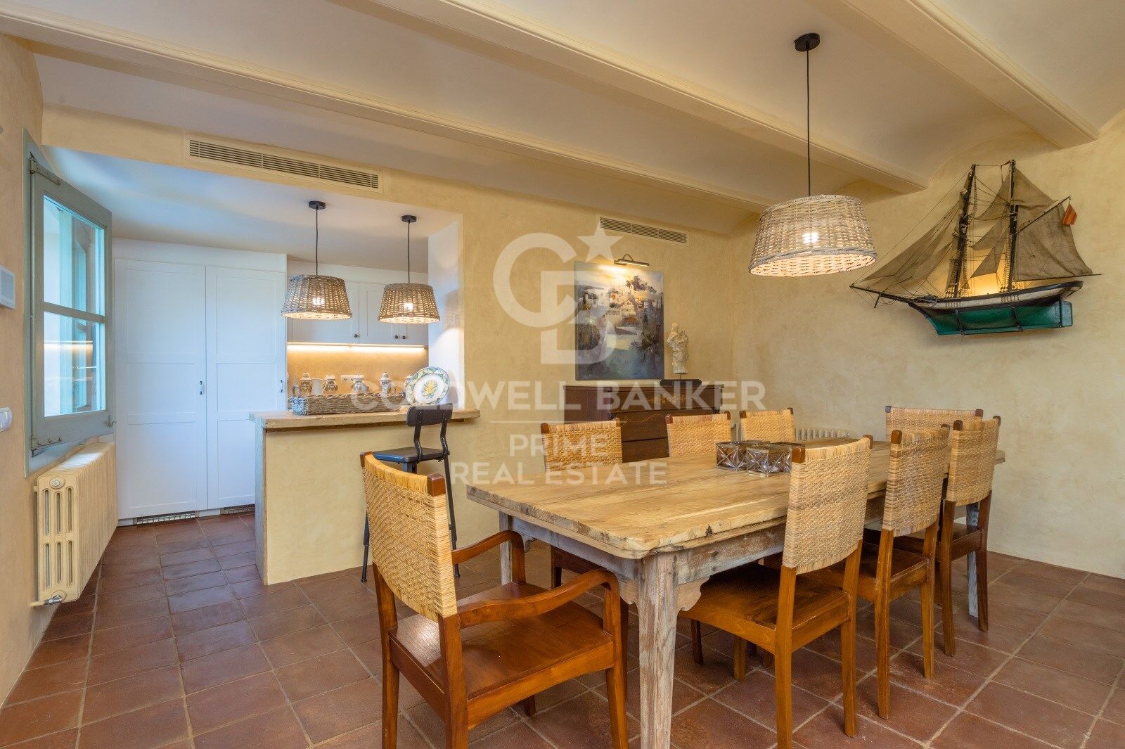 En venta casa de pueblo totalmente rehabilitada con vistas panorámicas situada en el centro de Begur, Costa Brava