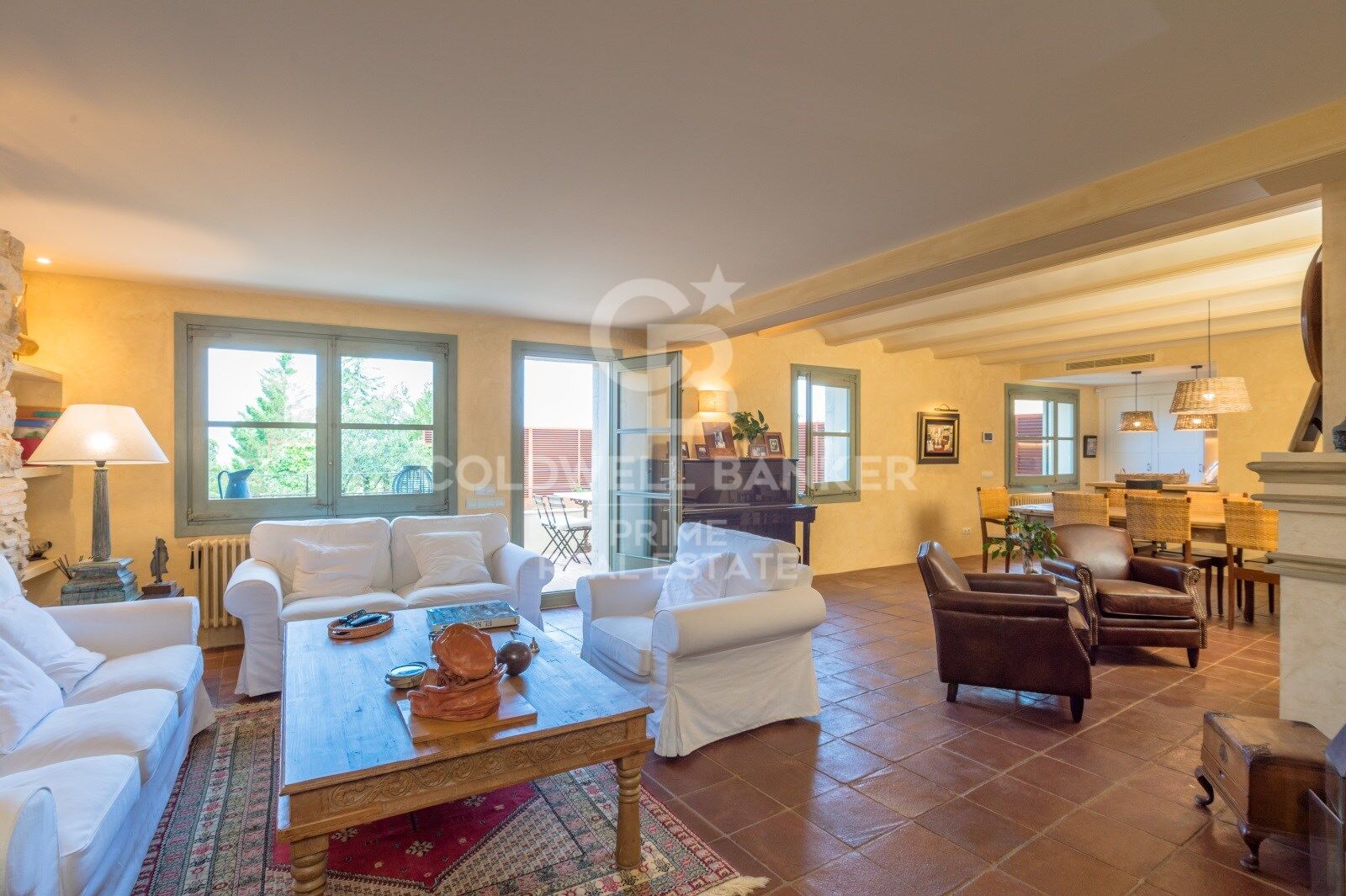 En venta casa de pueblo totalmente rehabilitada con vistas panorámicas situada en el centro de Begur, Costa Brava