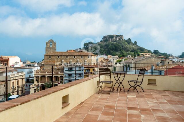 For Sale fully renovated Townhouse with panoramic views in the center of Begur, Costa Brava