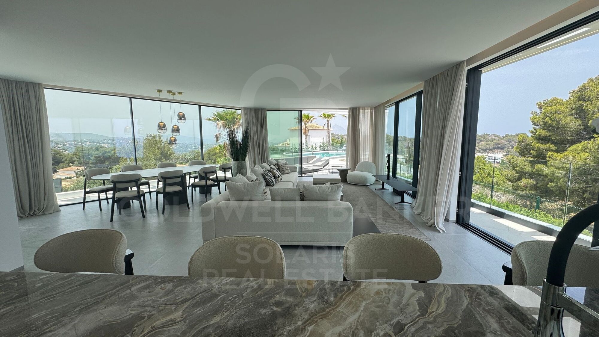 Seaside Elegance in Jávea: Discover the Ultimate Luxury in this 420m2 Modern Villa