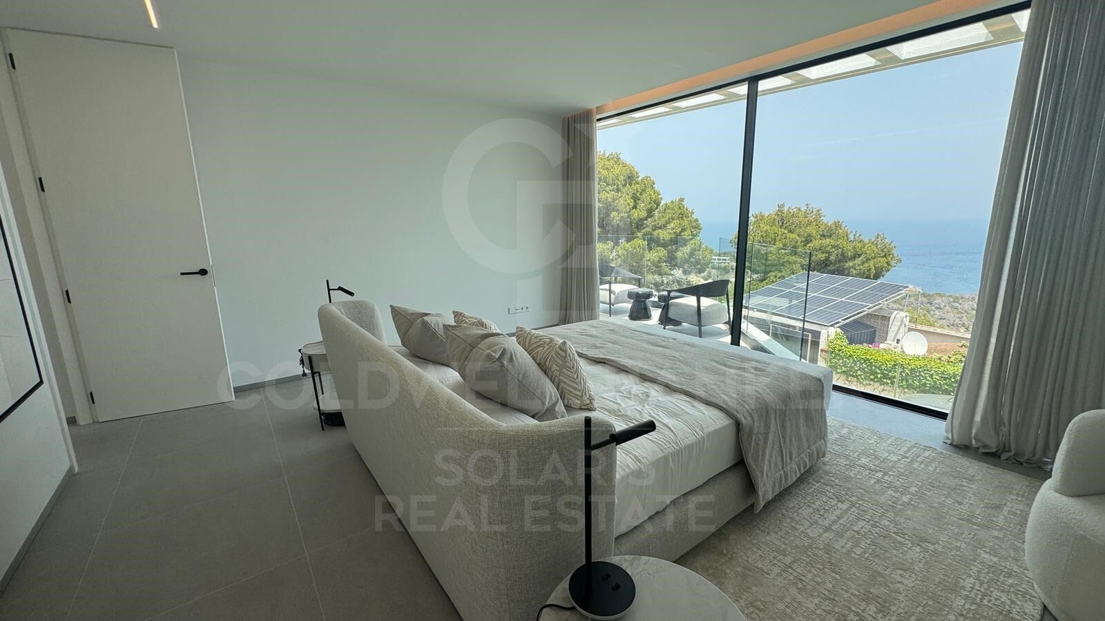 Seaside Elegance in Jávea: Discover the Ultimate Luxury in this 420m2 Modern Villa