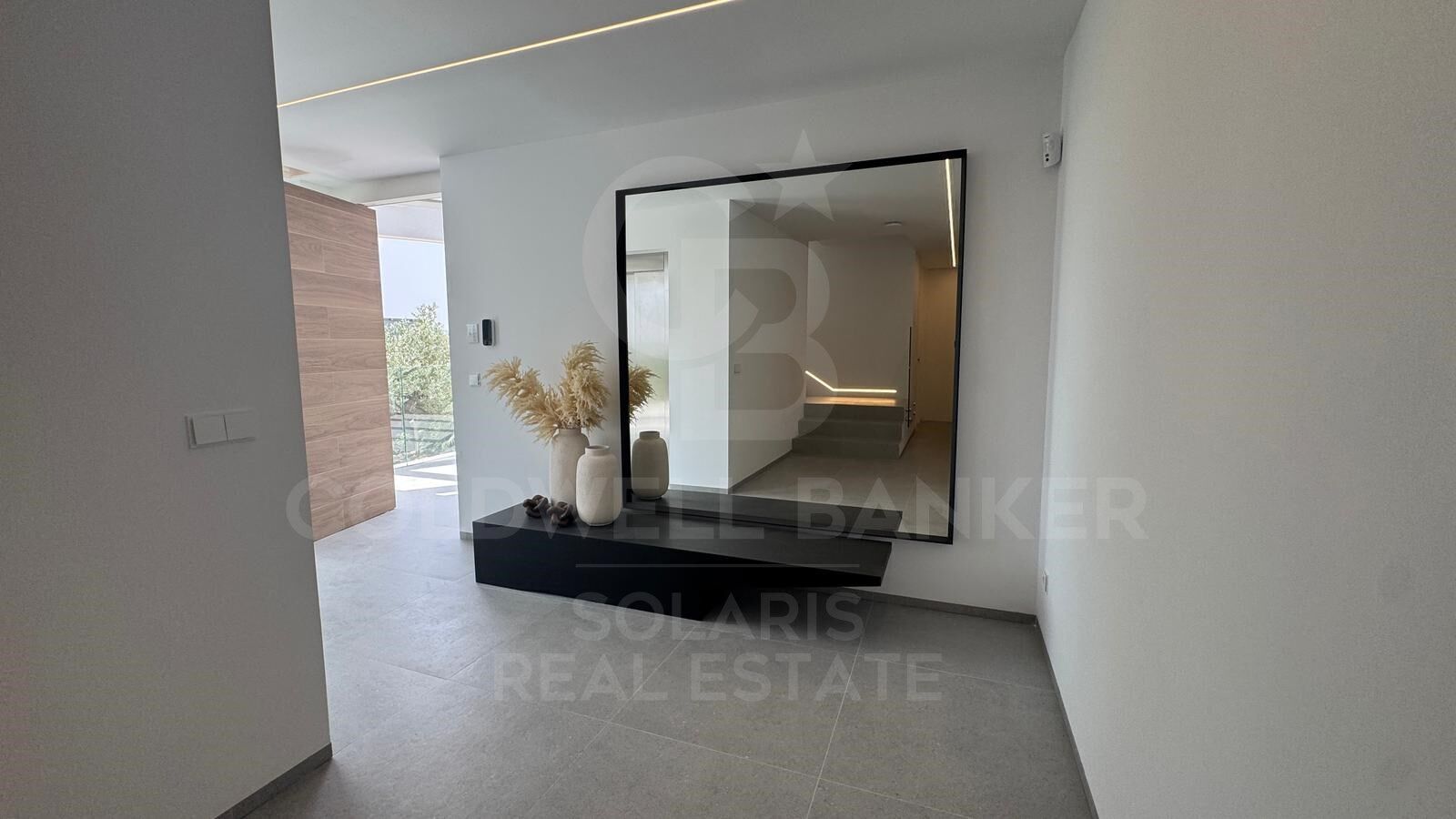 L'élégance au bord de la mer à Jávea : découvrez le luxe ultime dans cette villa moderne de 420m2