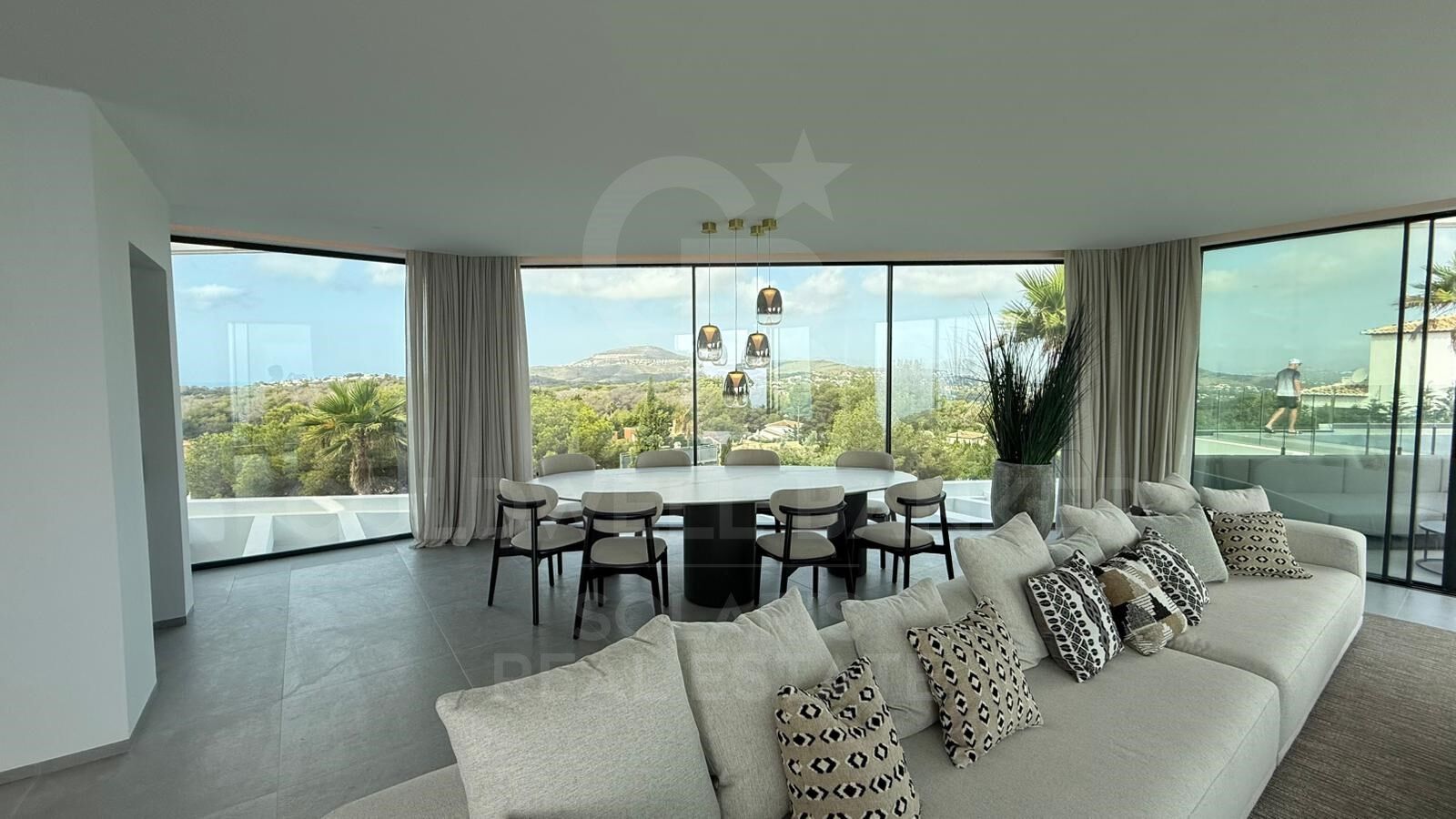 Eleganz am Meer in Jávea: Entdecken Sie den ultimativen Luxus in dieser 420 m2 großen modernen Villa
