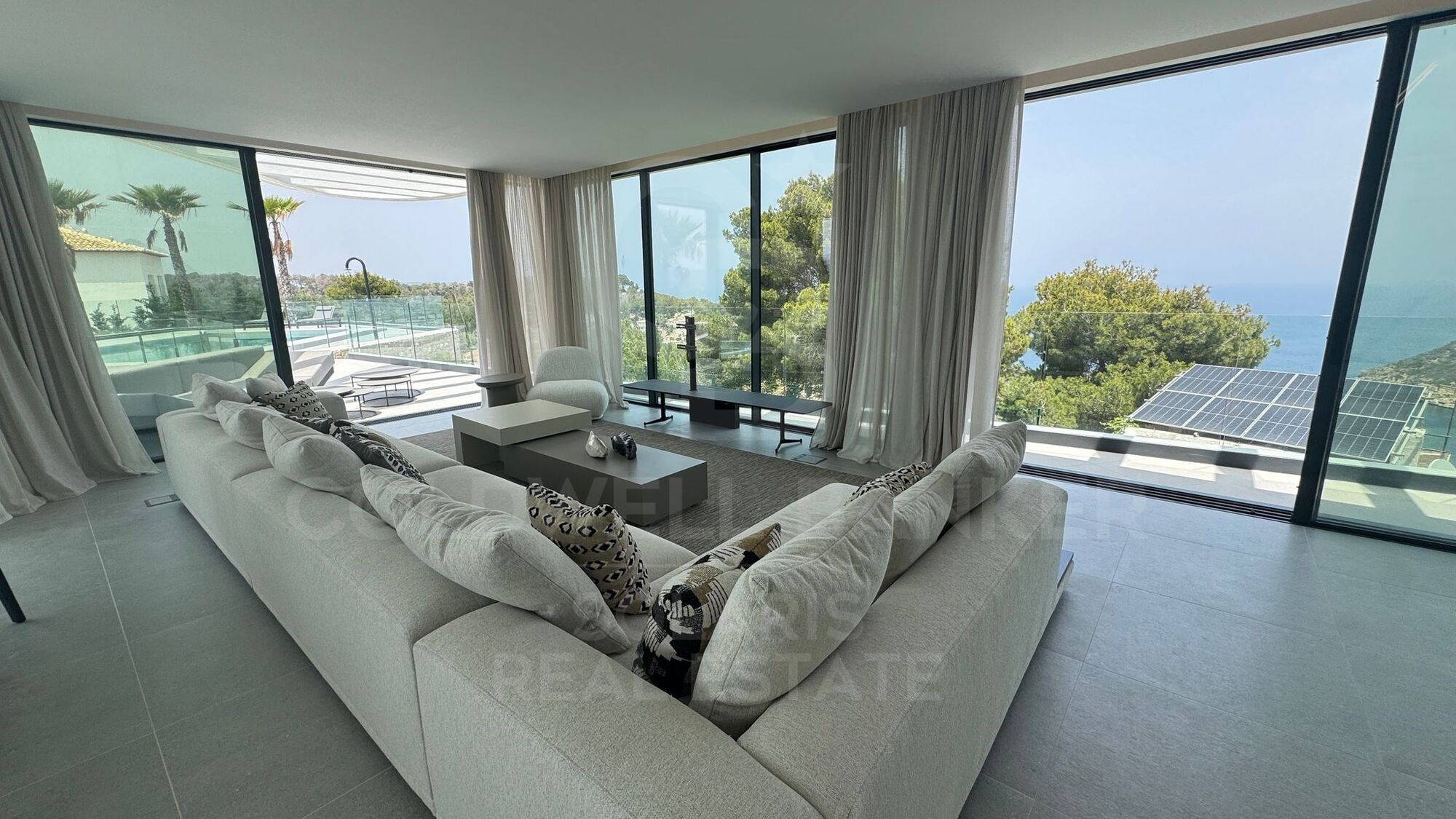 Eleganz am Meer in Jávea: Entdecken Sie den ultimativen Luxus in dieser 420 m2 großen modernen Villa