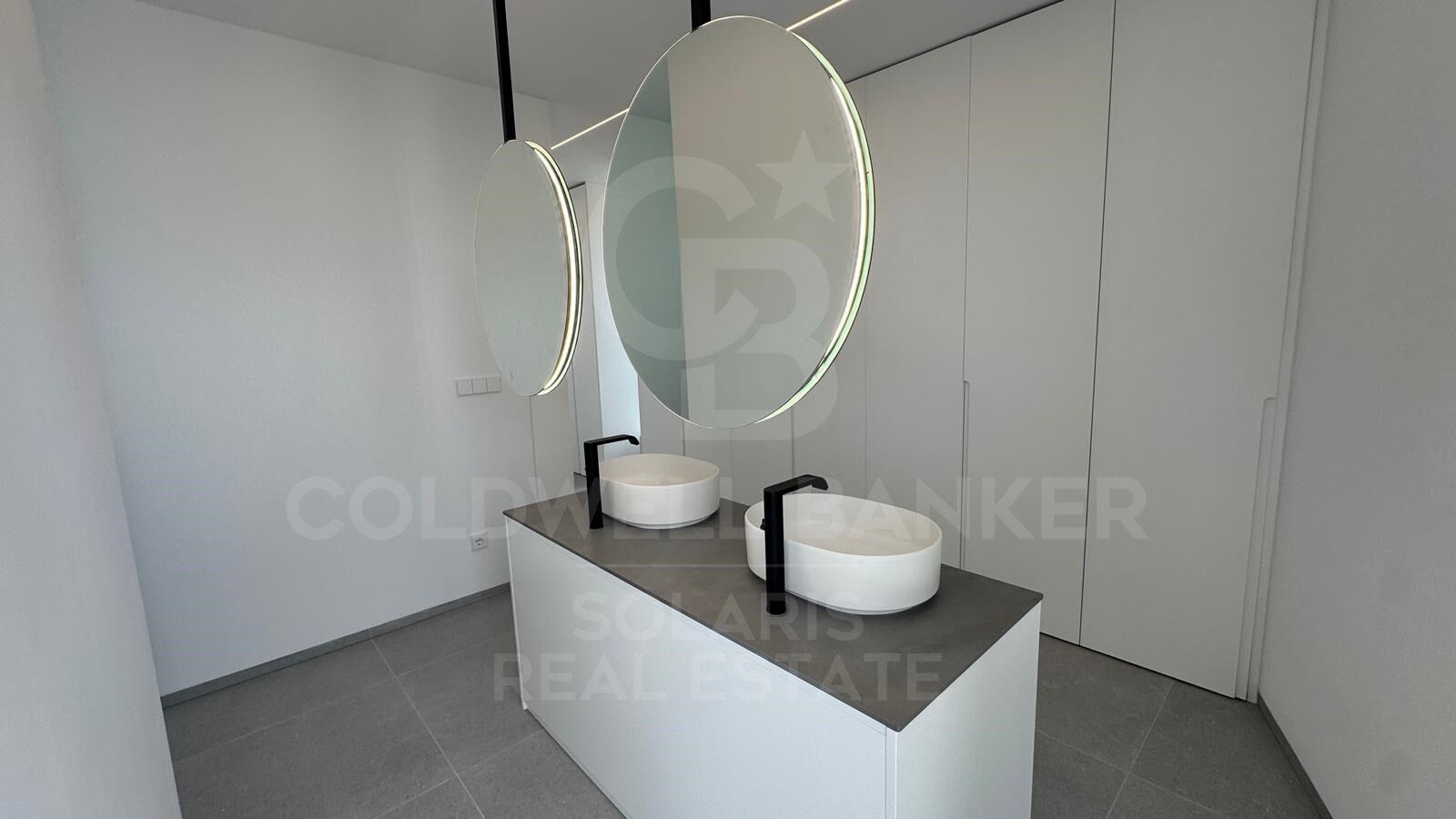 Elegancia junto al mar en Jávea: descubre el máximo lujo en esta villa moderna de 420m²