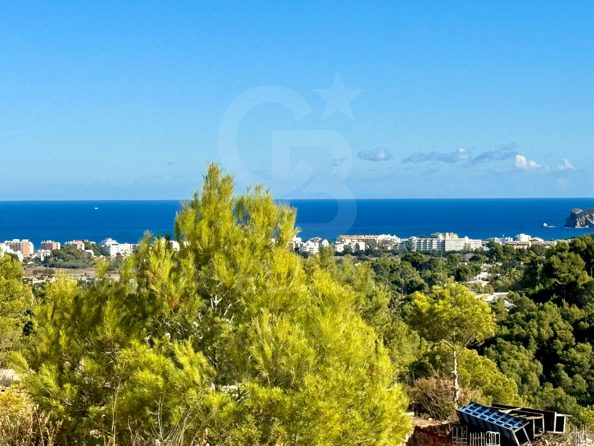 Villa de luxe exclusive en cours de construction orientée plein sud avec vue panoramique sur la mer à Javea