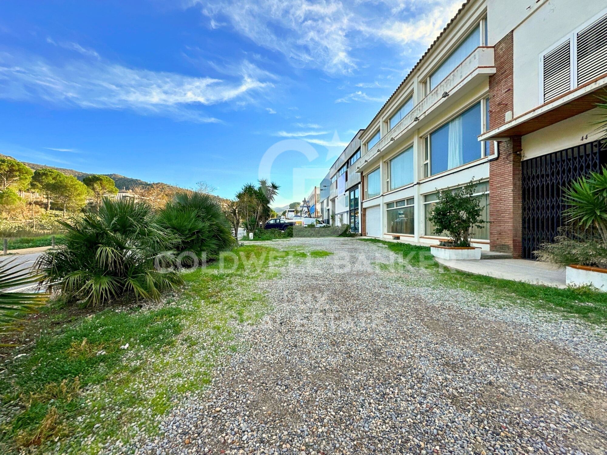 Immeuble avec local commercial et appartement à vendre à El Port de la Selva