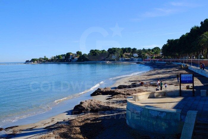 2 bedroom apartments a few meters from the beach in Dénia. The Marineta Casiana