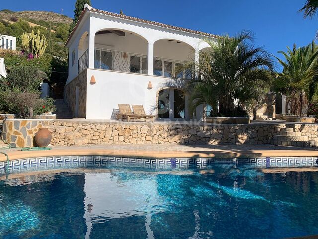 Beautiful traditional and renovated 5-bedroom house in Zona Castellans Jávea
