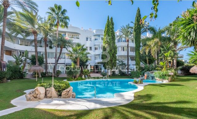 Recently refurbished duplex penthouse with sea views in the prestigious Marbella Real resort within walking distance to amenities and the beach