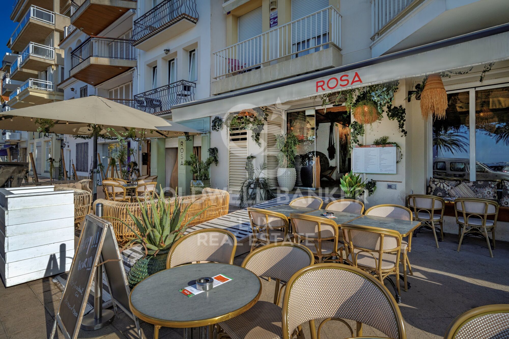Restaurant à vendre sur le front de mer à Roses, Costa Brava, Espagne