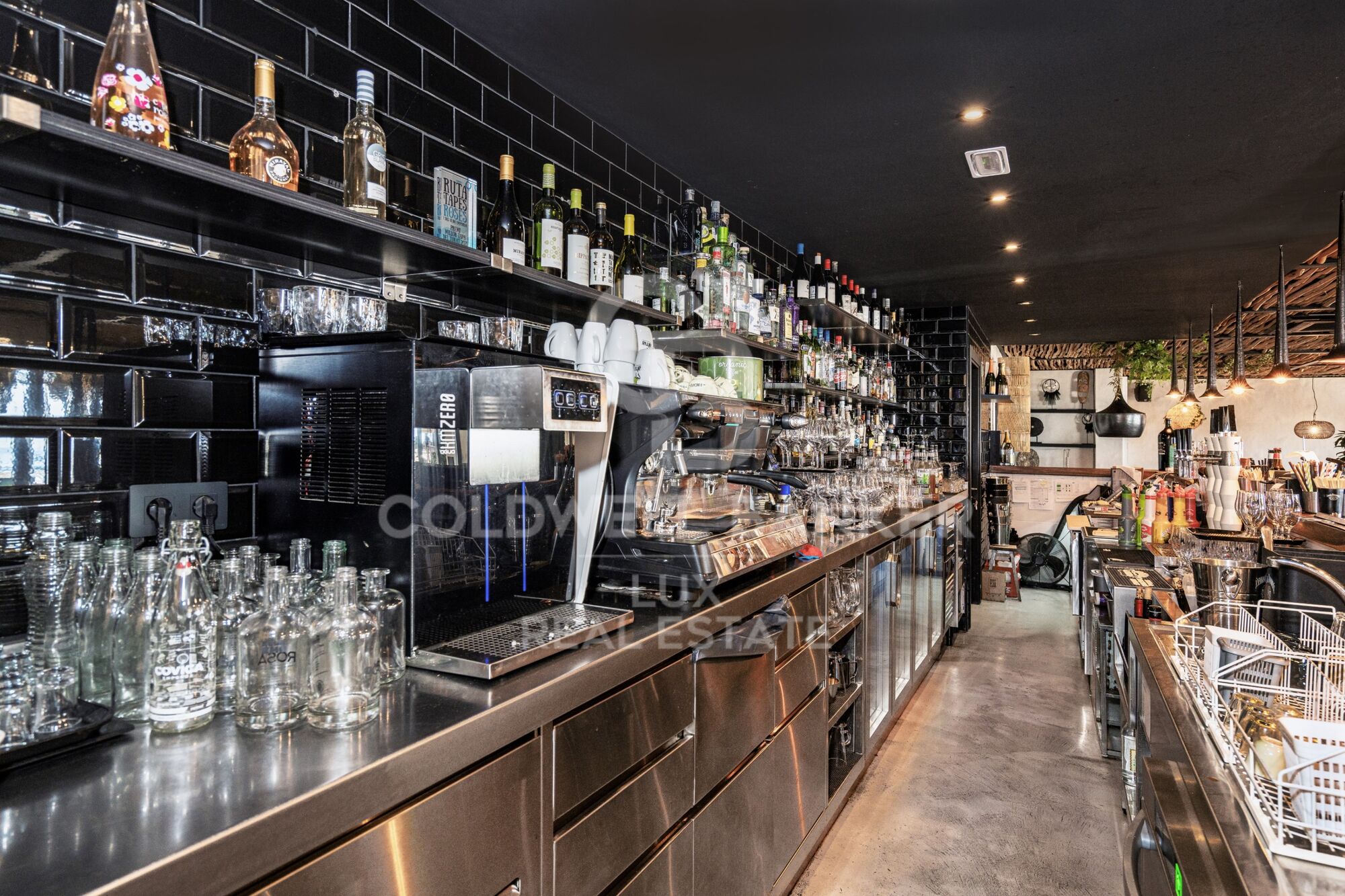 Restaurant à vendre sur le front de mer à Roses, Costa Brava, Espagne