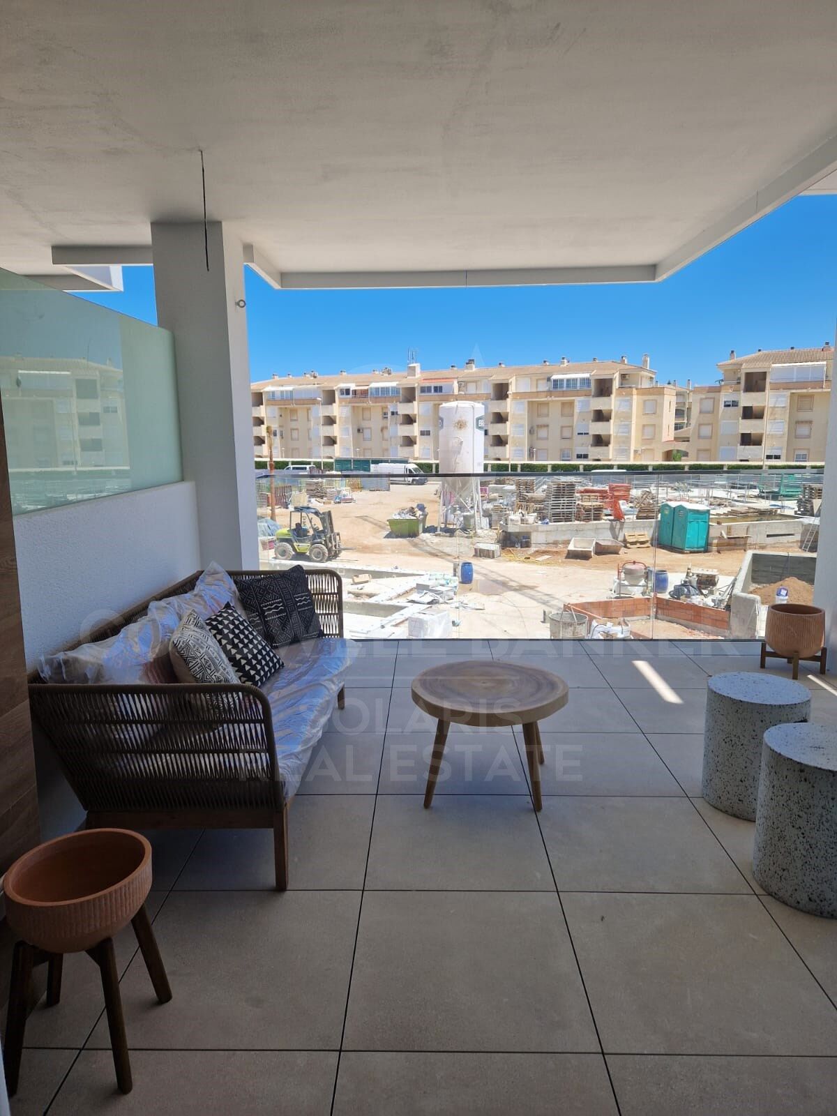 Penthäuser und Wohnungen mit 2 und 3 Schlafzimmern mit Terrasse in der Urbanisation nur wenige Meter von La Playa in Dénia entfernt