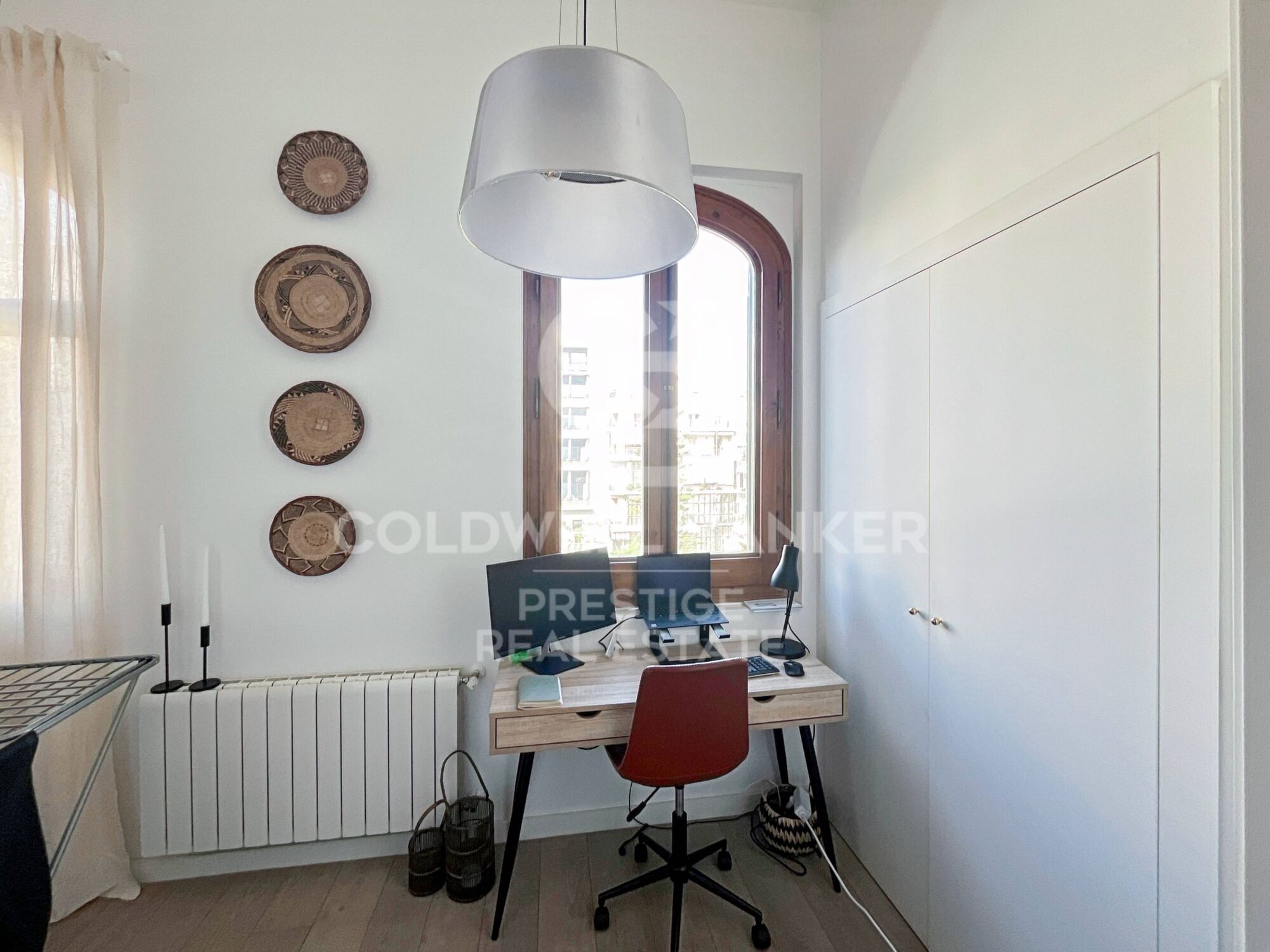 Luxury flat for sale in Barcelona with swimming pool