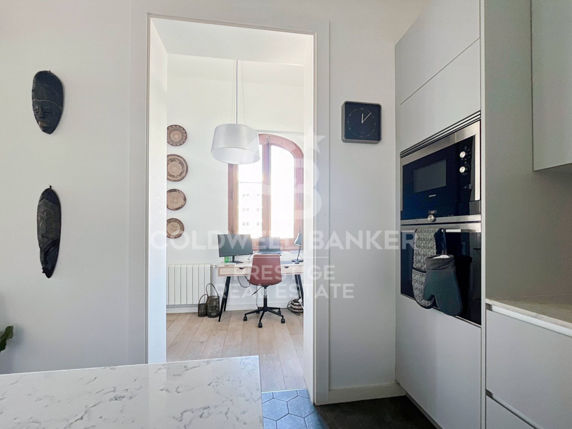 Luxury flat for sale in Barcelona with swimming pool