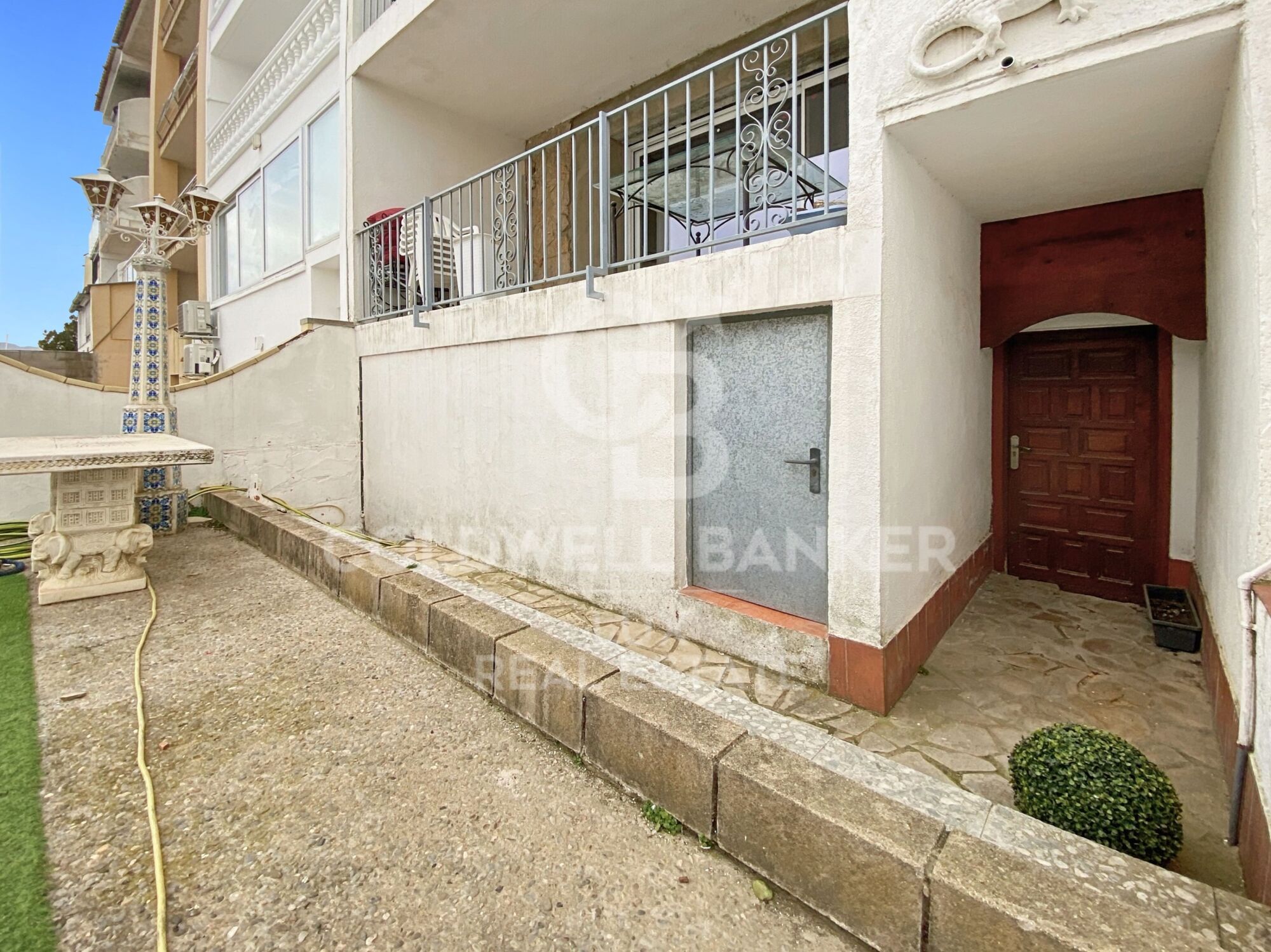 Mooring for sailboats and storage room for sale in Empuriabrava