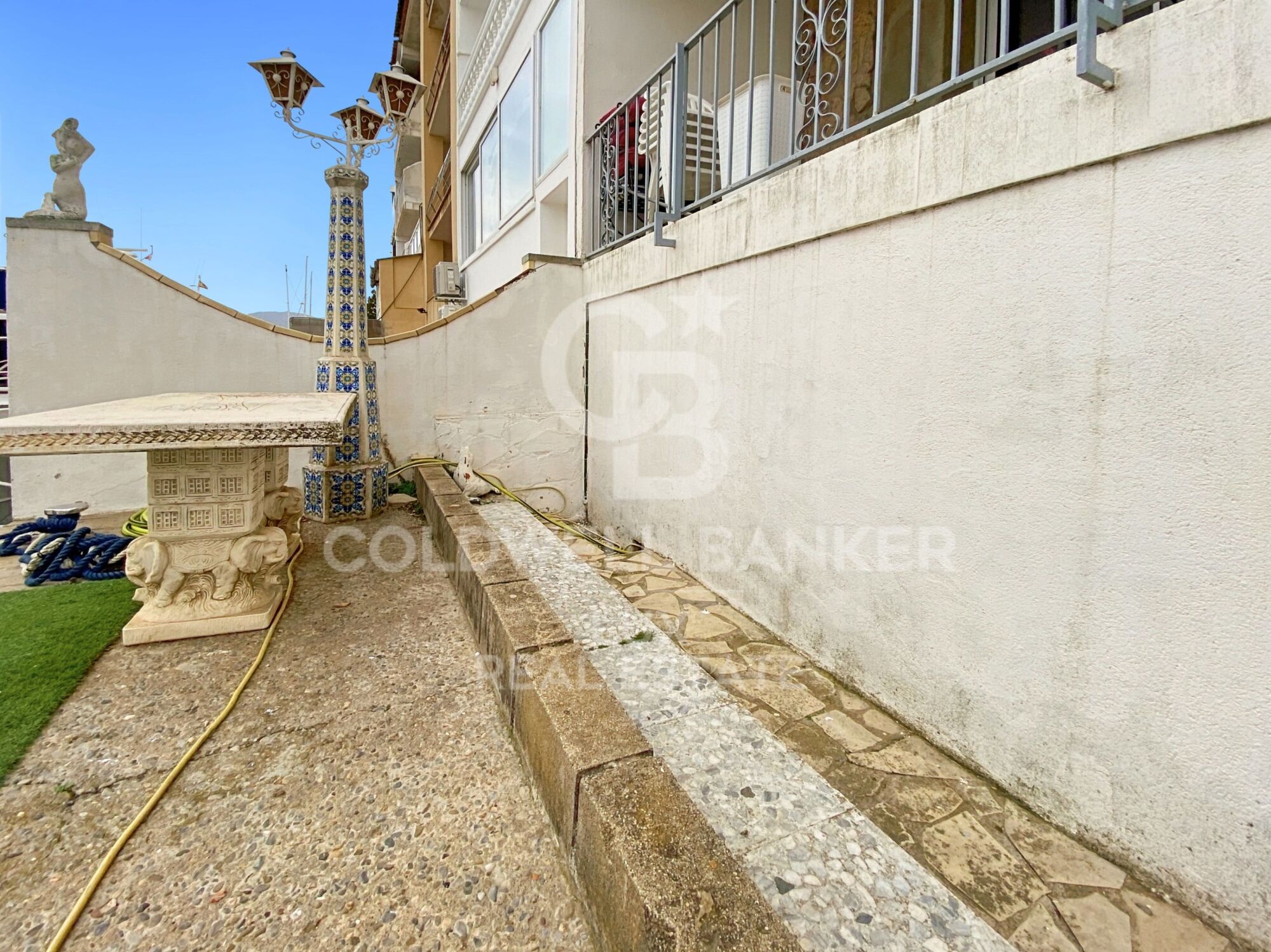 Mooring for sailboats and storage room for sale in Empuriabrava