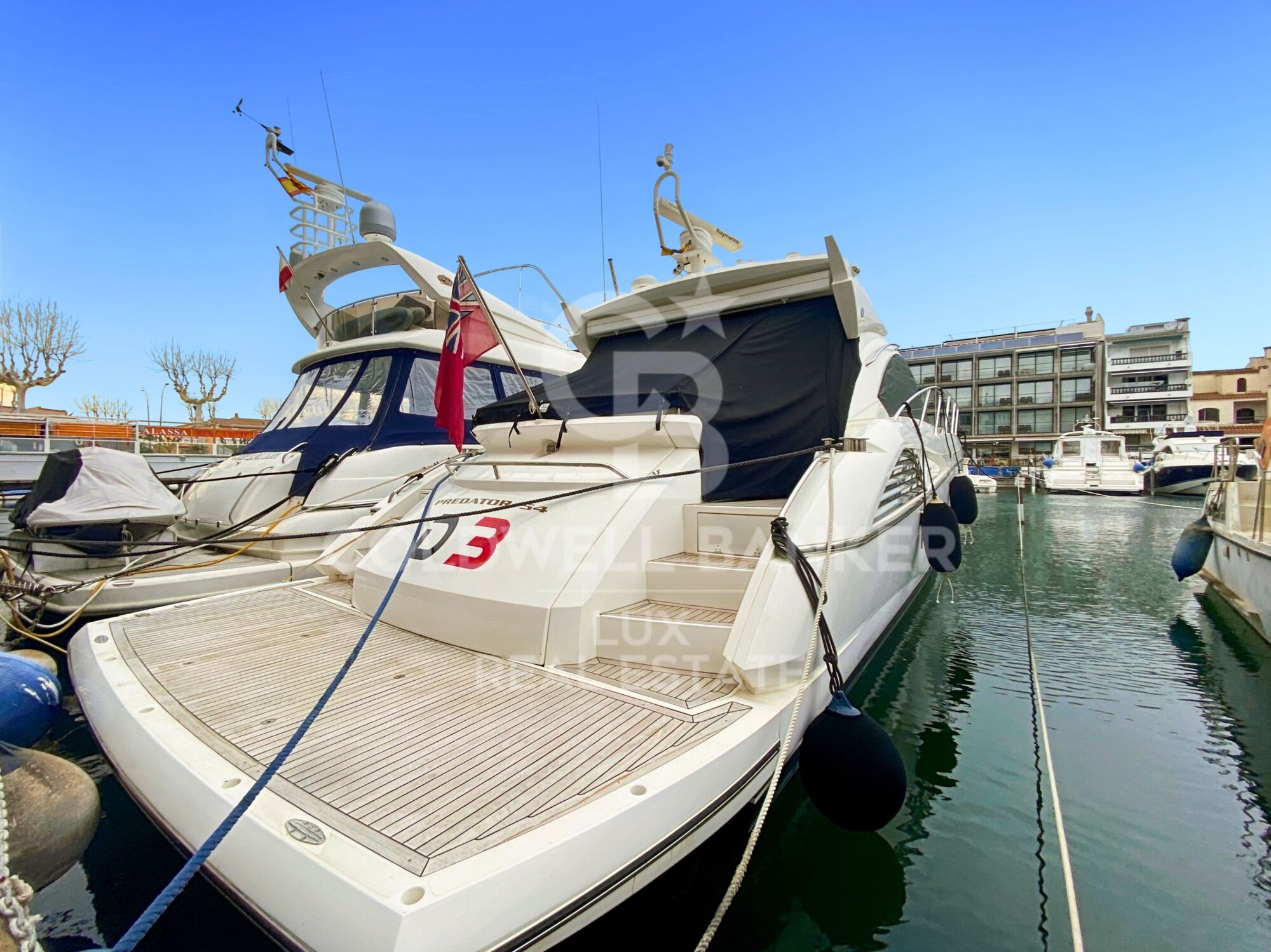 Mooring for sailboats and storage room for sale in Empuriabrava