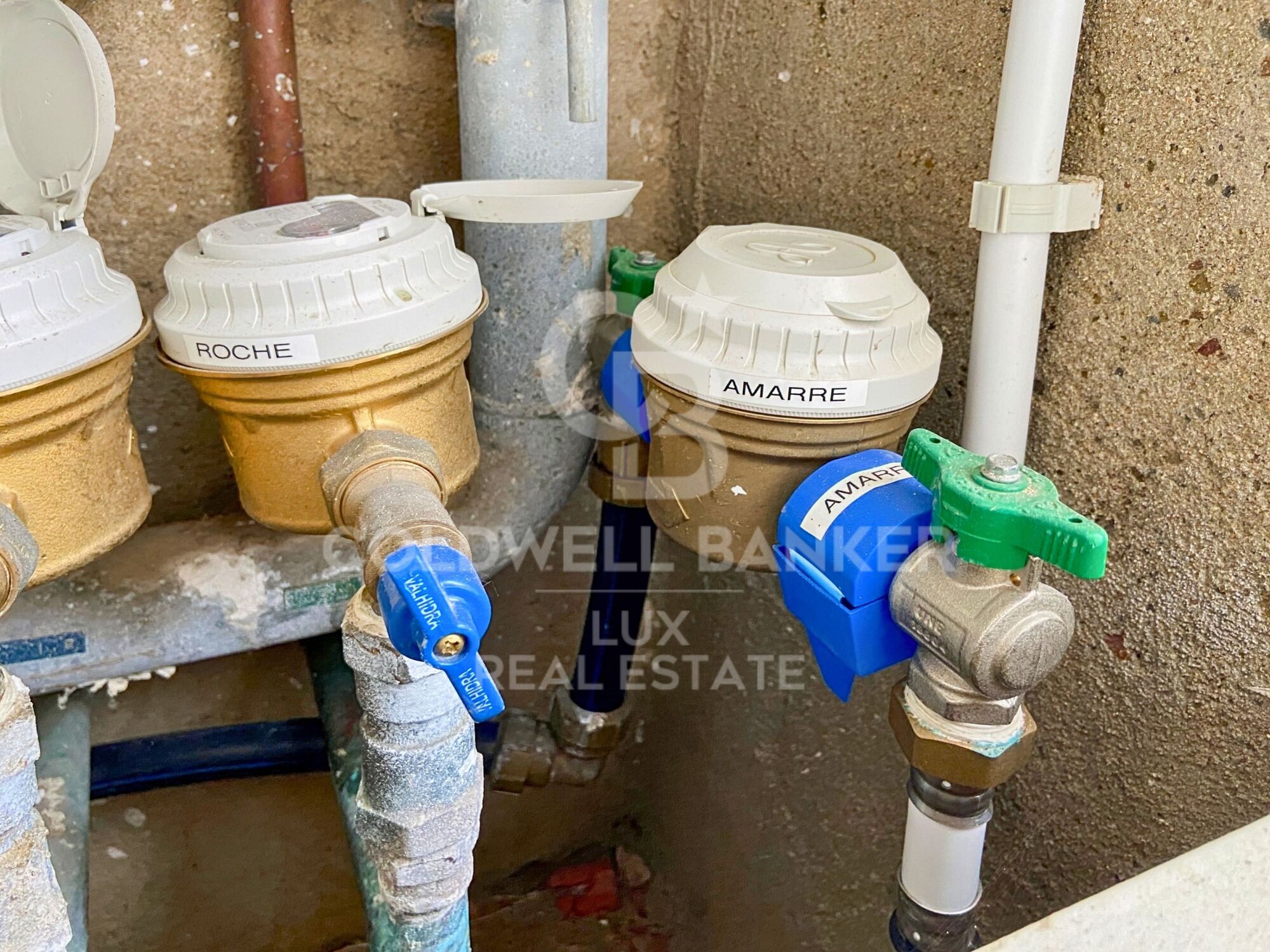 Mooring for sailboats and storage room for sale in Empuriabrava