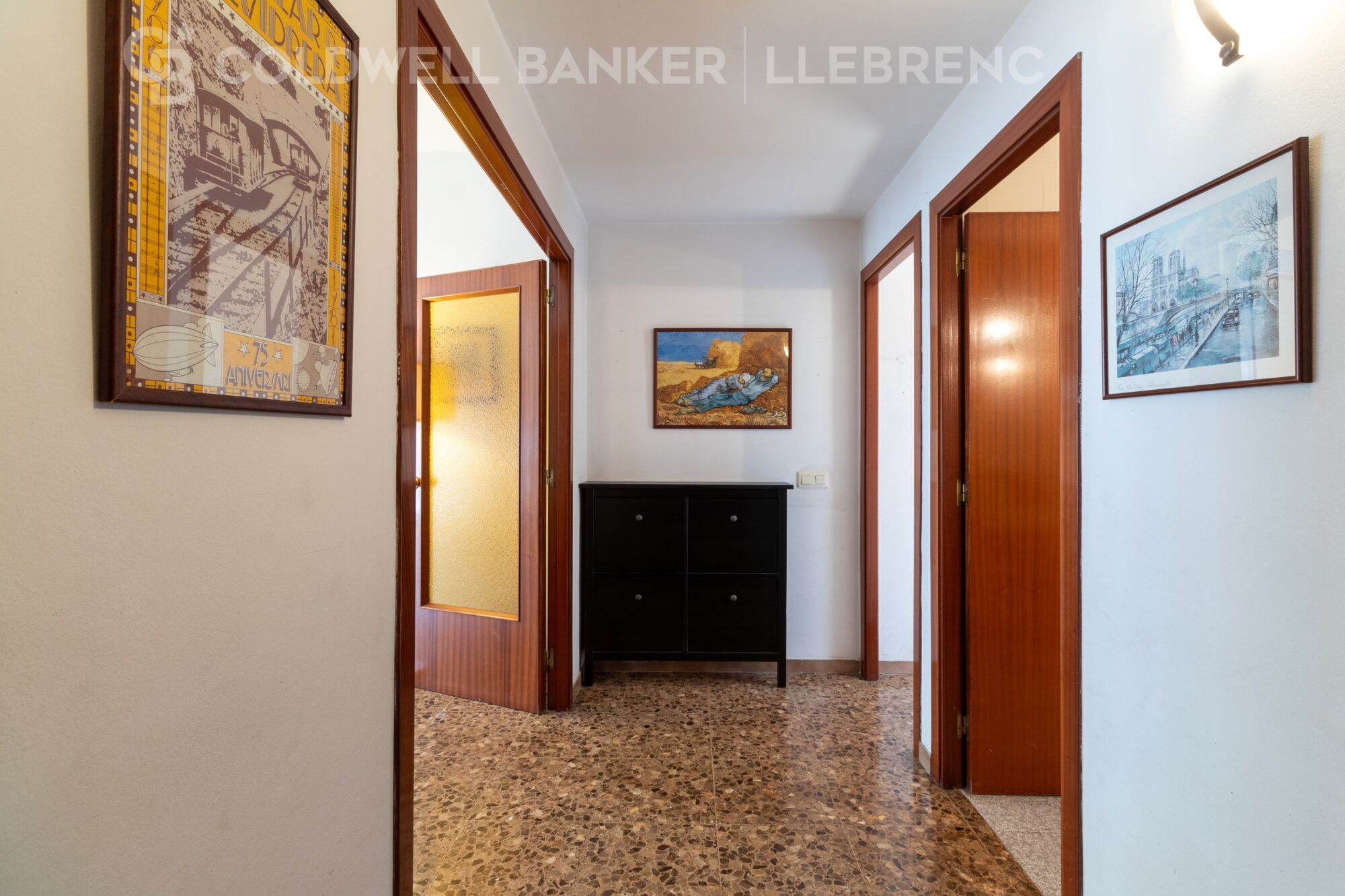 Encantador y luminoso piso en venta en el centro de Vallvidrera