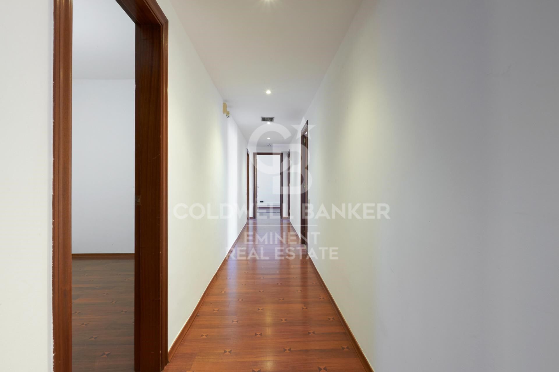 Geräumige Wohnung nur wenige Schritte von La Pedrera und dem Paseo de Gracia entfernt