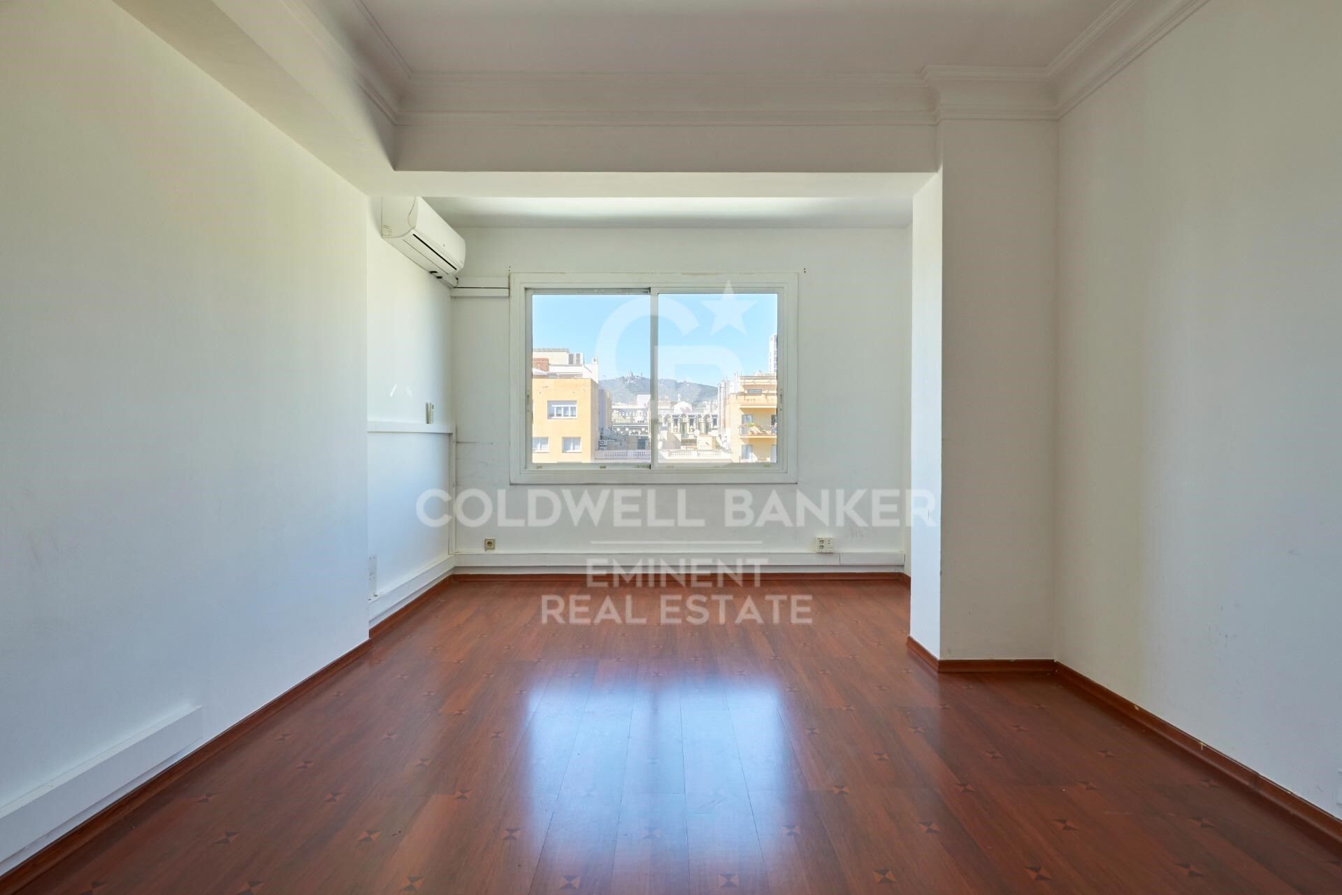 Spacious apartment just a few steps from La Pedrera and Paseo de Gracia