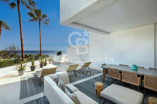 Extraordinary 4 bedroom townhouse with open sea views and exclusive furnishings included.