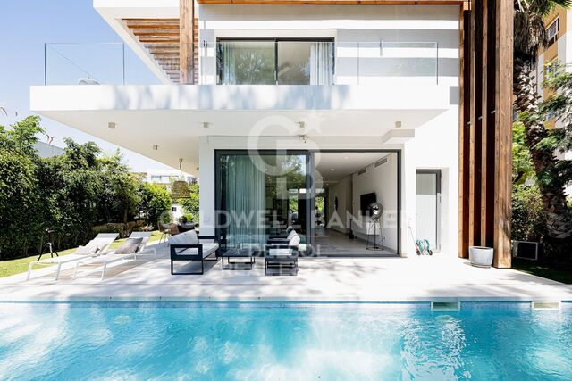 Moderna villa de 4 dormitorios con piscina privada y jardín en Monte Biarritz