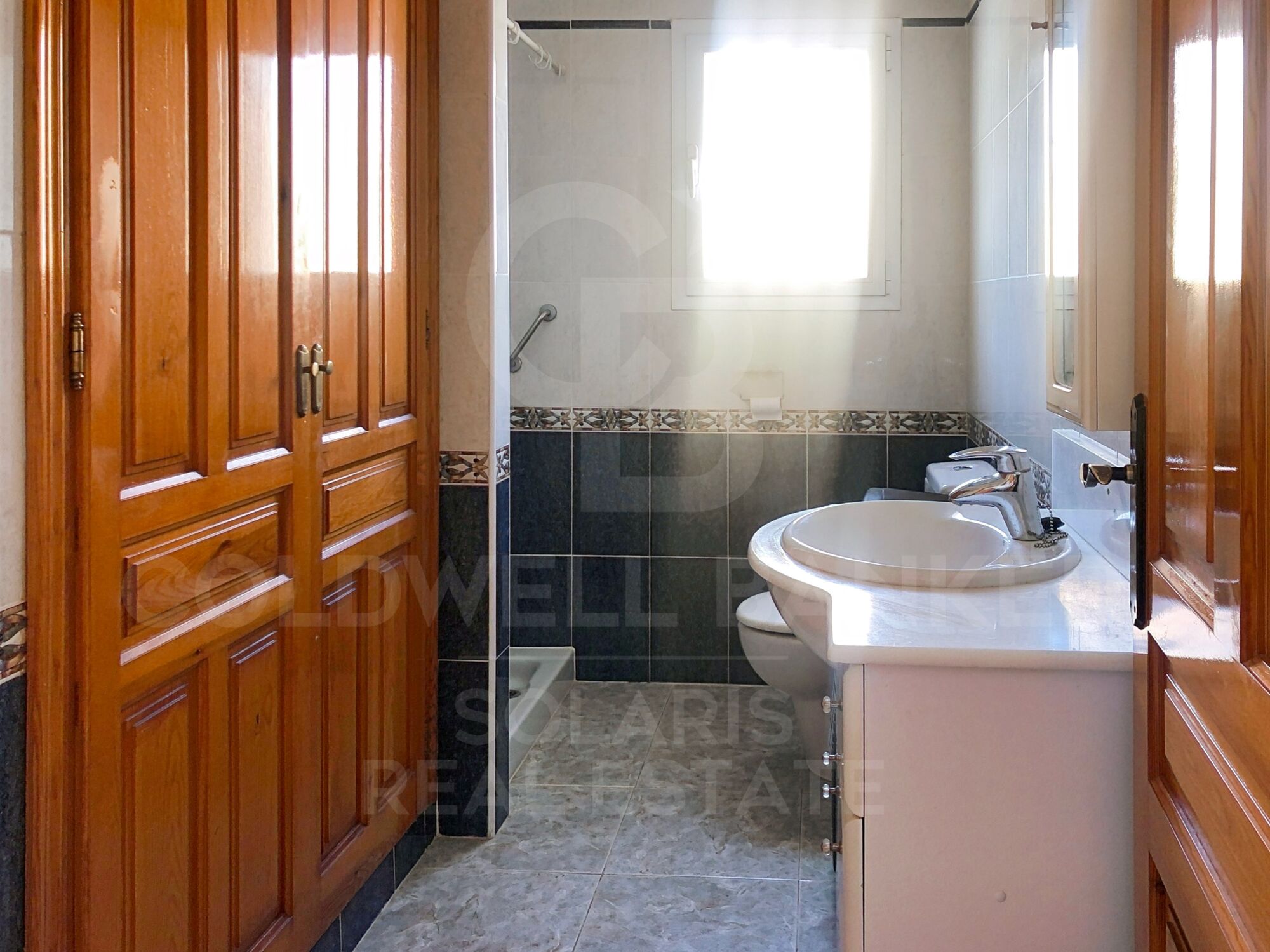 Apartamento de ensueño en Benitachell: Vistas al mar, 2 dormitorios y amplia terraza