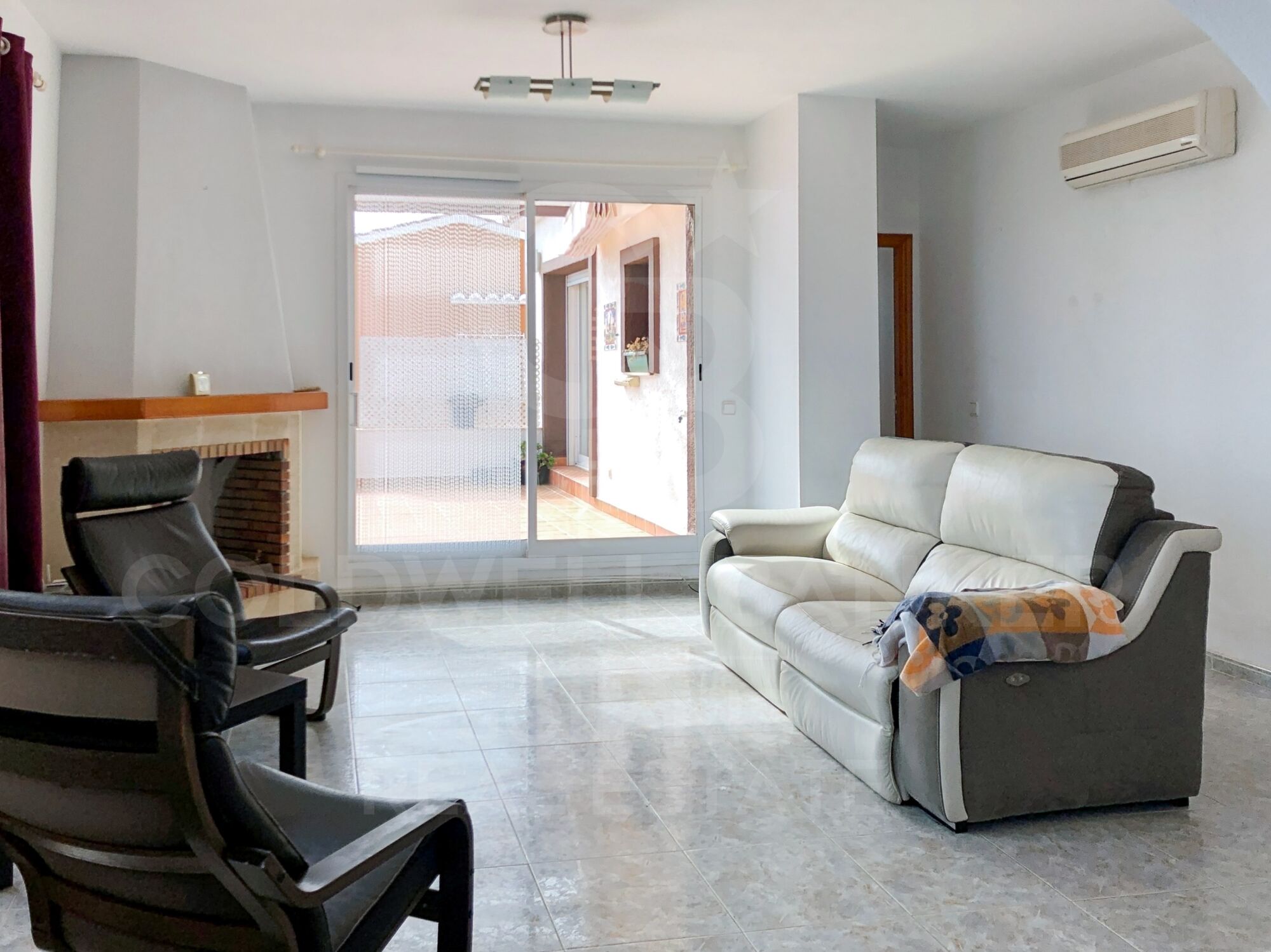 Apartamento de ensueño en Benitachell: Vistas al mar, 2 dormitorios y amplia terraza