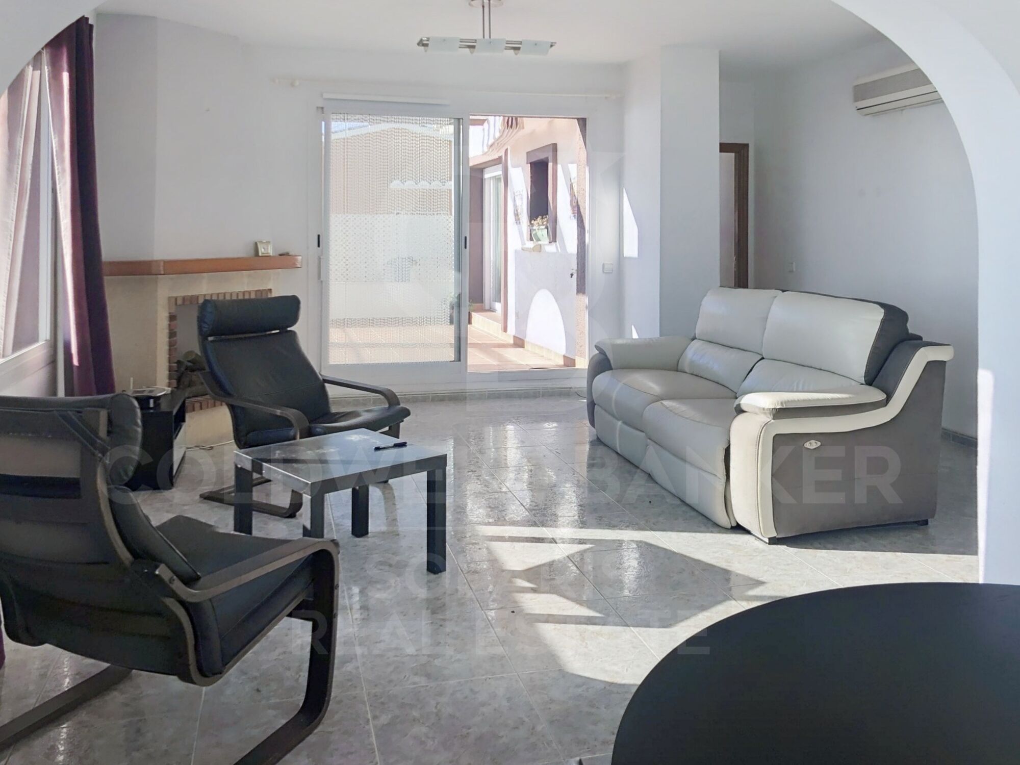 Apartamento de ensueño en Benitachell: Vistas al mar, 2 dormitorios y amplia terraza